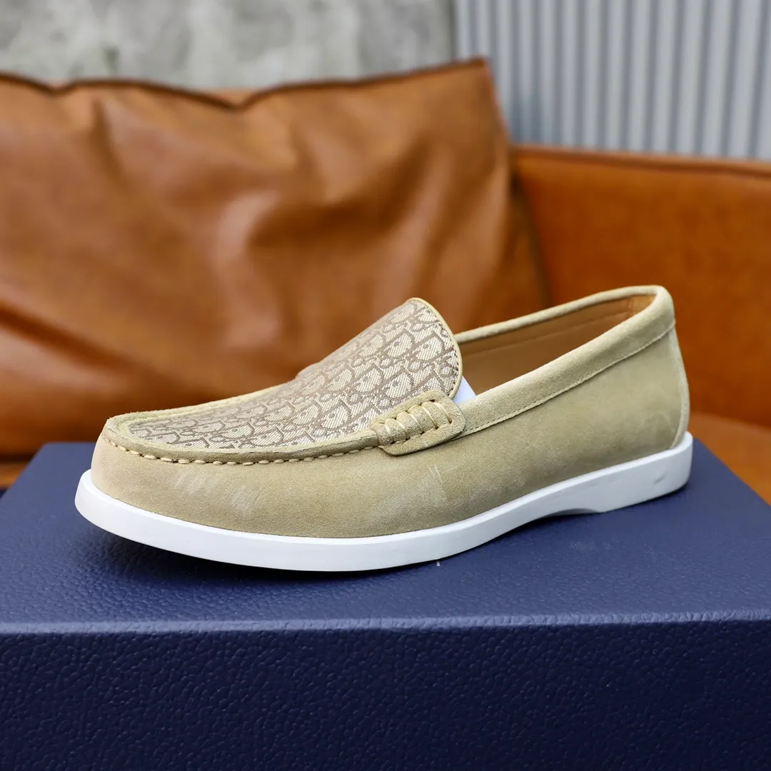 Ex-factory price: 540🙅‍♂️🙅‍♂️🙅‍♂️ Brand: Dior DIOR Standard code: Men's code 38/44 (45 can be customized) Grade: Same as the official website Material: Original cowhide stitching, cowhide lining, original TPU wear-resistant soft outsole Style categories: Leisure and sports version, footwear for driving, young fashion, European and American trends, British style Color: actual picture color